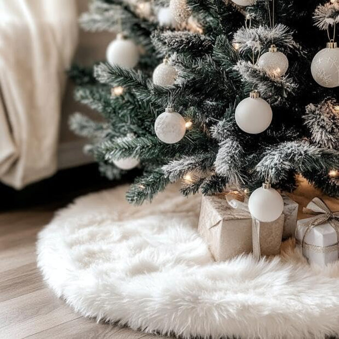 48 Inch Faux Fur Christmas Tree Skirt White Plush Skirt for Merry Christmas Party Christmas Tree Decoration